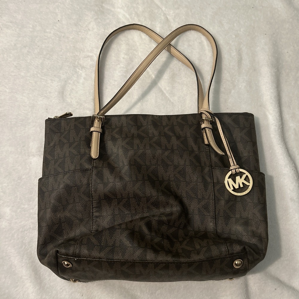 Pre Owned  Michael Kors signature Jet Set East West Top‎ Zip Tote
